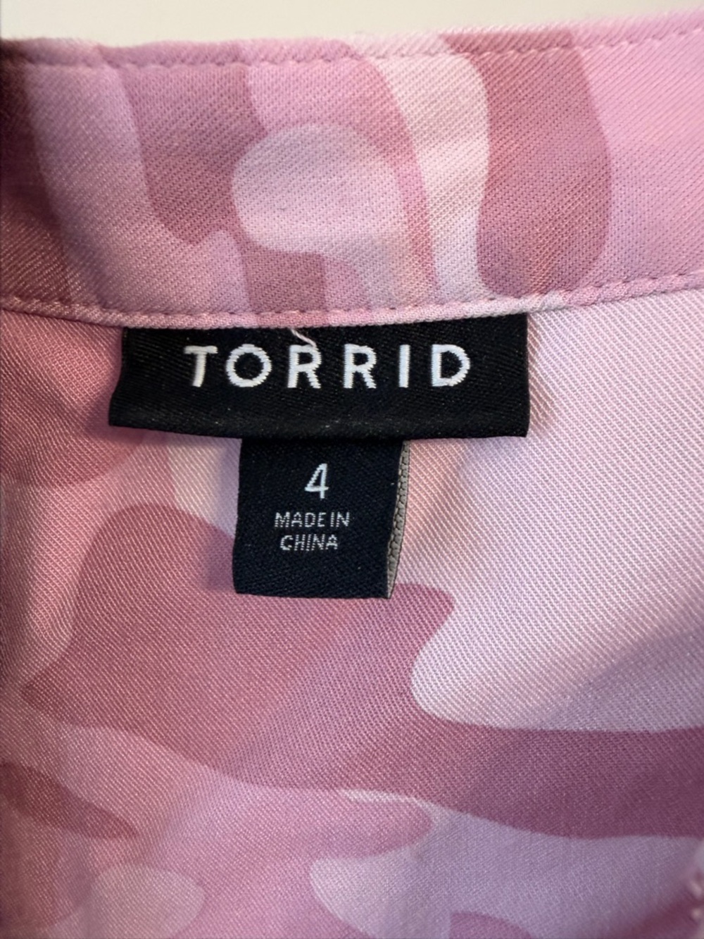 Torrid Light Pink Camo Henley Tunic Top - Women Plus Size 4 - Picture 5 of 9